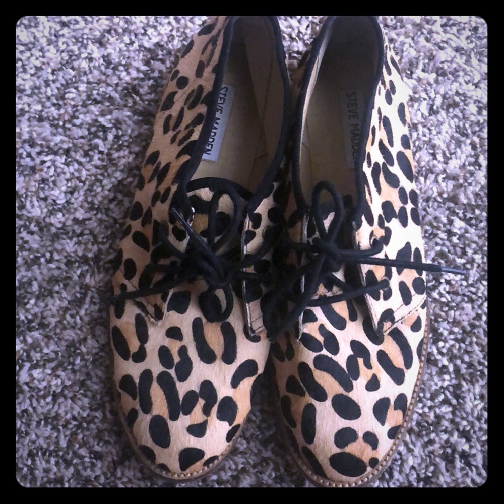 Animal print loafers that lace up